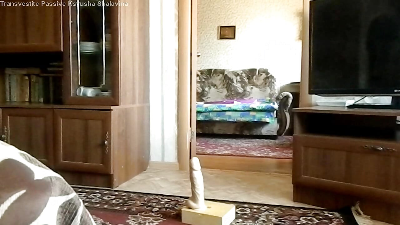 Travestit Ksyusha Cur sexy pârțuri, vibrator 05.08.2022 HD