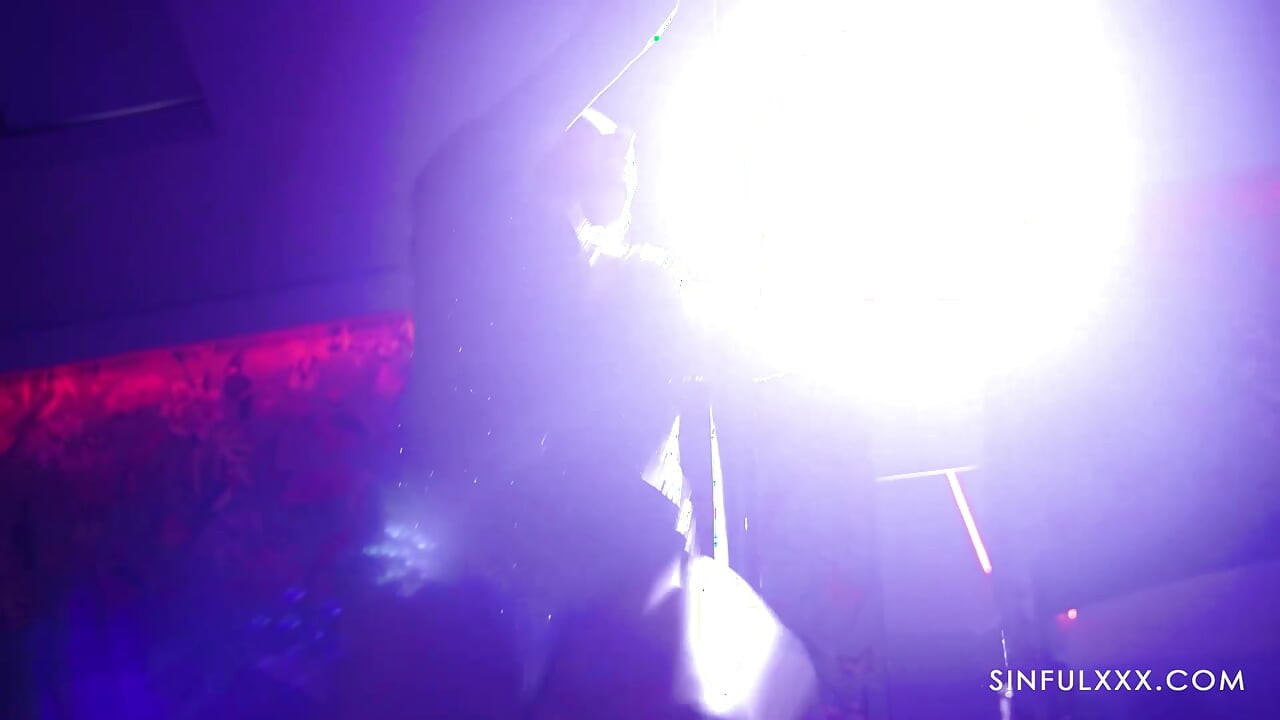 Basta deslizá-lo em mm agradável e lento que se sente tão bem! no SinfulXXX