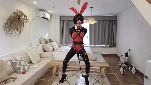 Mz13 - gadis kelinci dengan bibir mencemari