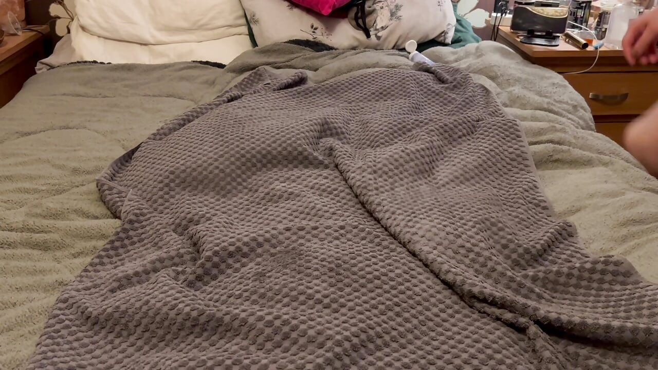 shaving her perfect cameltoe pussy for her and then eating ass and rimming before finally summing over her pretty white ass