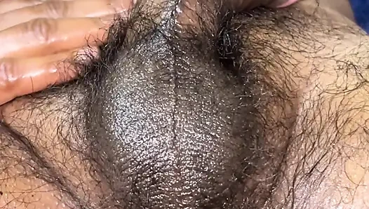 Seksi karım büyük penisine yağ masajı yapıyor