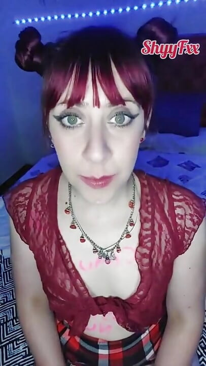 Shyyfxx Colegiala Caliente Le Ruega a Su Crush Que La Desvirgue Antes De Terminar El Colegio P1 JOI