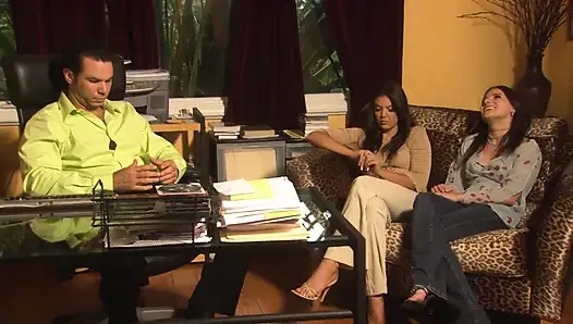 Dazzling lesbians engage in a steamy pussy licking