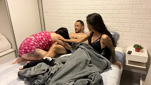 Evli kadın kocasının üvey kız kardeşiyle otel yatağını paylaşmak zorunda kaldı