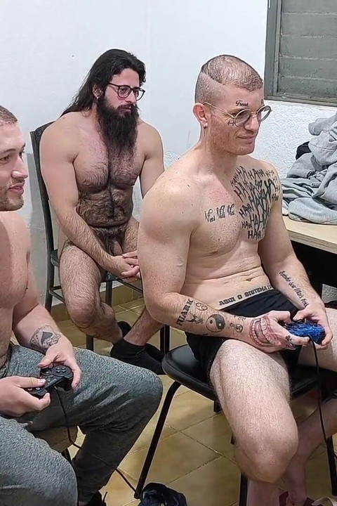 3 Heteros Playing Naked
