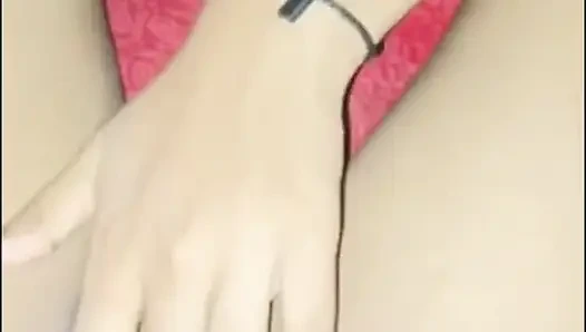 18+ индийская тинка трахает пальцами до оргазма после ванной бхабхи дези деревни, сливочная киска