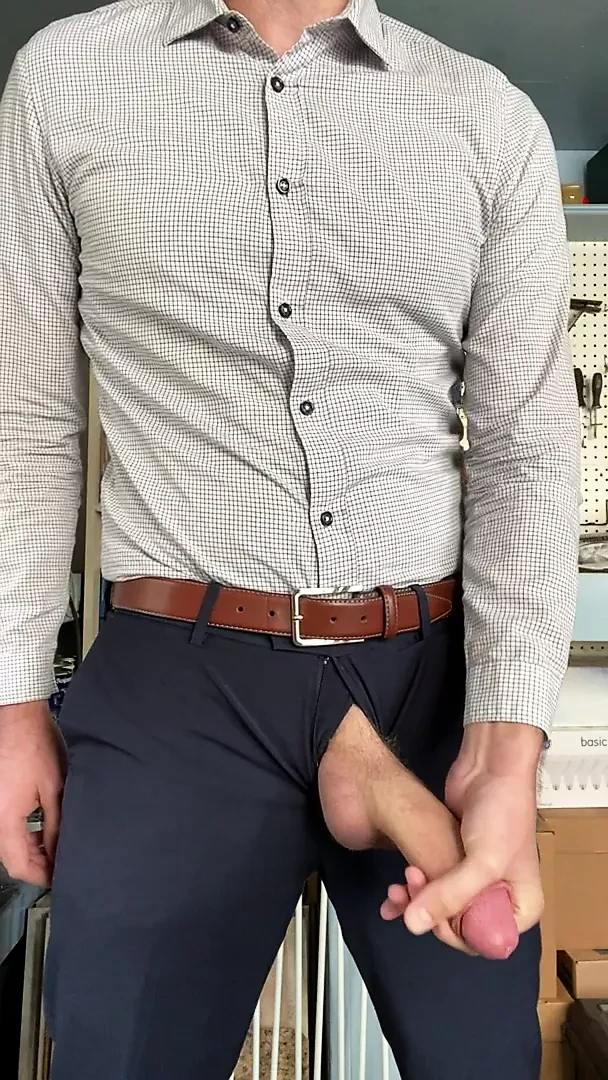 HORNY DADDAY AND HIS HUGE COCK! BIG LOADS!