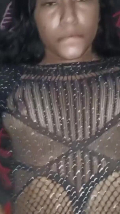 VIDEO AMATIR - AKU MEREKAM DIRIKU SENDIRI DENGAN TETANGGA VENEZUELAKU YANG CANTIK, AKU MEREKAM DENGAN PONSELKU BAGAIMANA AKU MENIDURINYA - PORNO DALAM BAHASA SPANYOL | Klip 1