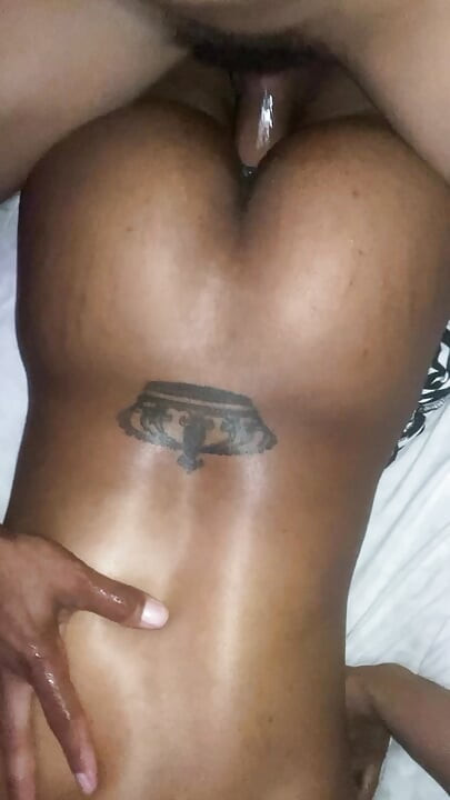 Transgirl daje polusestri sperme