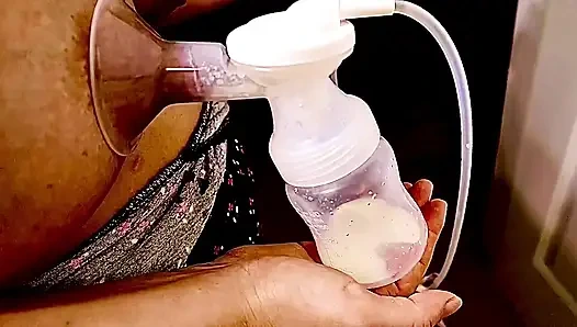 Arabische MILF, brust melkt riesige titten