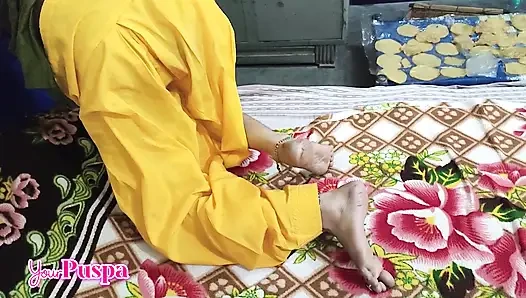 Pembantu indiaku menginap di rumahku di festival, video seks di dapur, video seks romantis lengkap