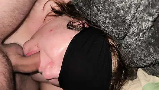 Толстушка любит, когда ее трахают в рот