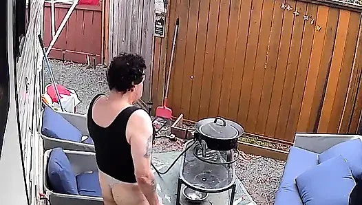 Showing  bum
