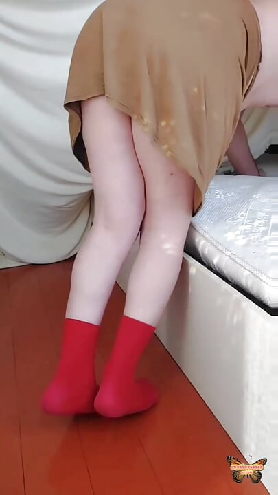 Prekrasna transvestita pokazuje tu prilično veliku