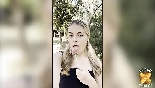 Marie, azgın kız, büyük bir yarakla sikiliyor