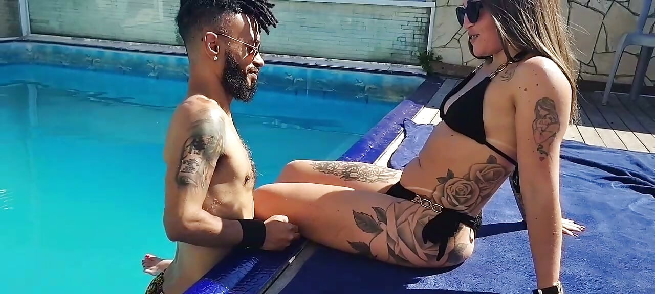 Titia Liberação Do Seu Marido Para Amiga Sexo a Três