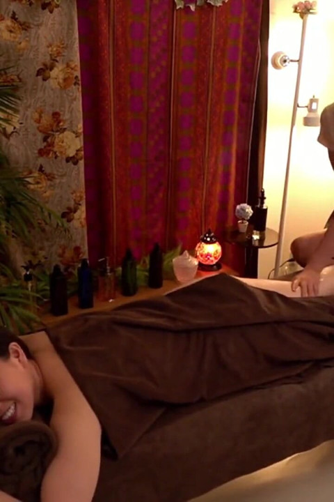 Two Best Friend Spa Beauties Turn Every Session Into Nonstop Fun, Double the Pleasure, Double the Finish