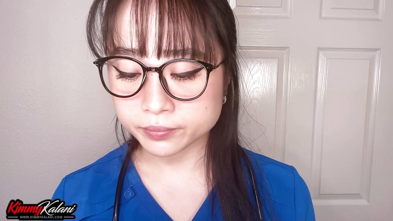 Sestra si sedne na tvůj obličej ASMR nevěra
