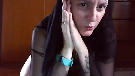 Glauben Sie an Gott? Ich bin deine schmutzige nonne