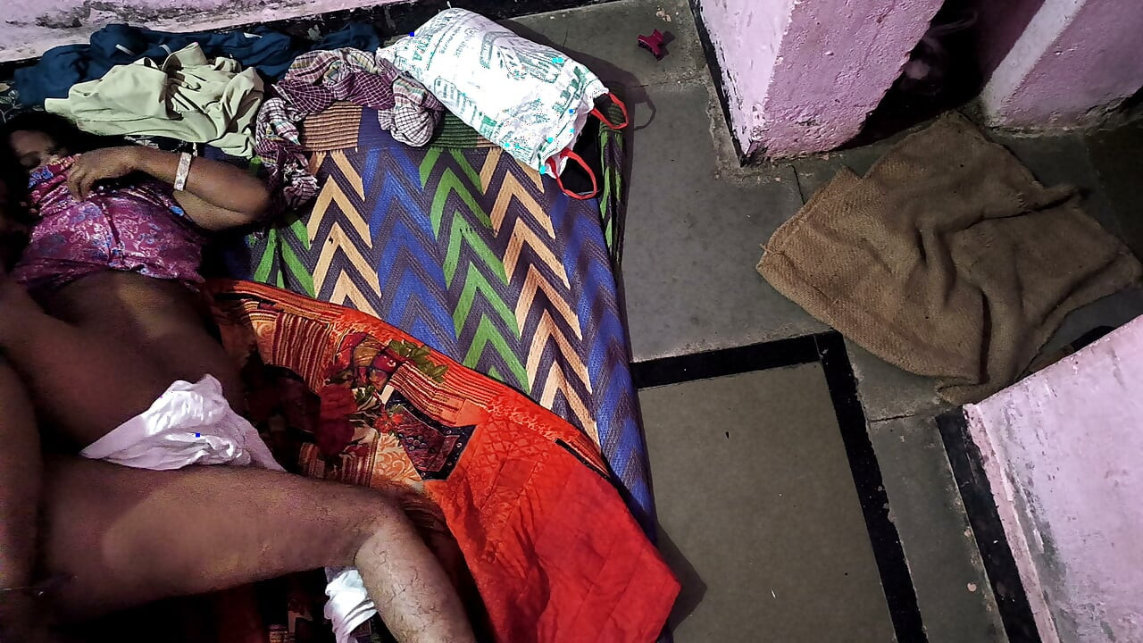 দেশি গার্লফ্রেন্ডের সাথে হার্ডকোর রাফ সেক্স