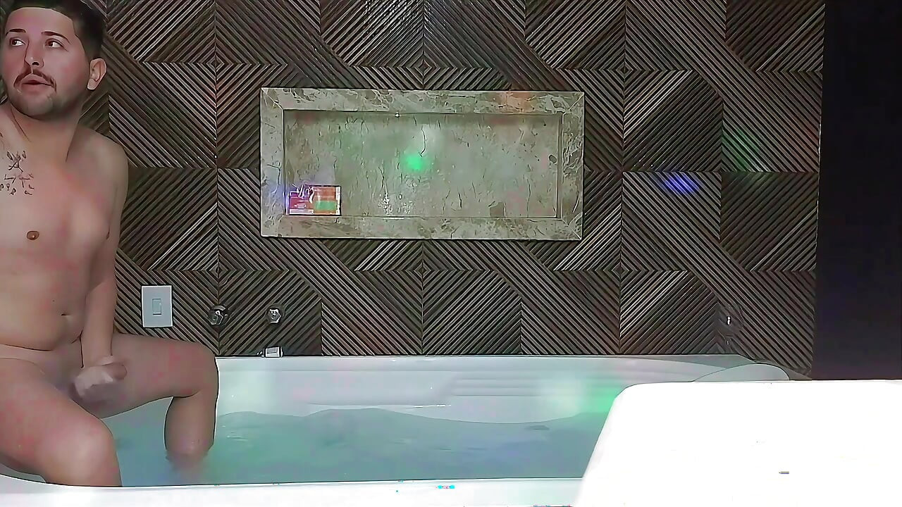 我和我的朋友们在展览中为他们举办了一场派对.