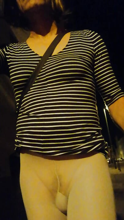 Nur in Strumpfhose