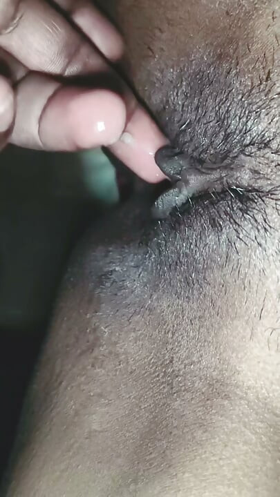 Desi Wife Ko Doggy Style Ki Tara Choda Husband ne Or Pani Undar Giraya..