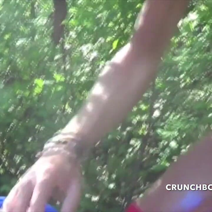 Submissão de tênis na floresta cruisnig