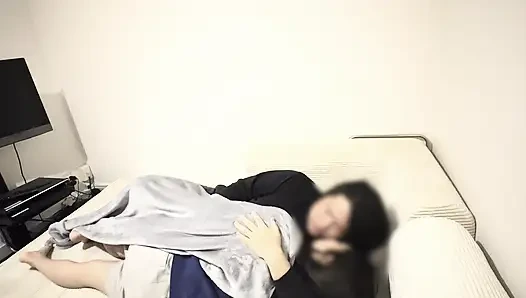 Istri nakal ♡ ini mengambil keuntungan dari ketidakhadiran suaminya dan mengundangnya dengan pakaian dalam erotis
