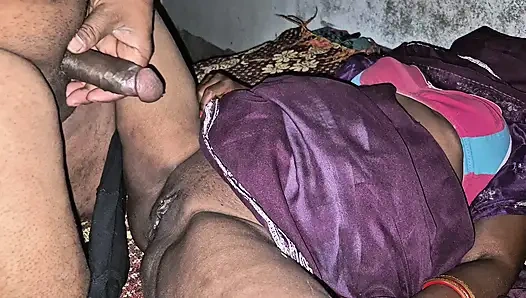 Жесткий романтический секс индийской тетушки с индийским мужем дези с большим членом