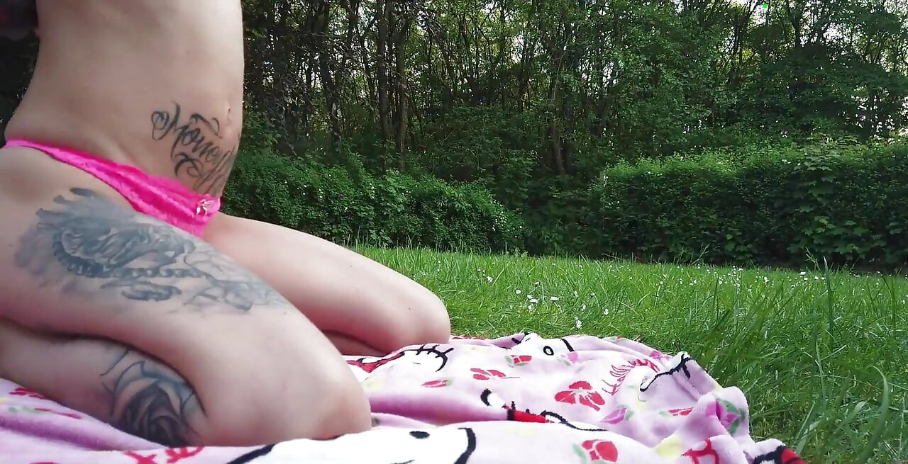 Zabava sa dildovima napolju