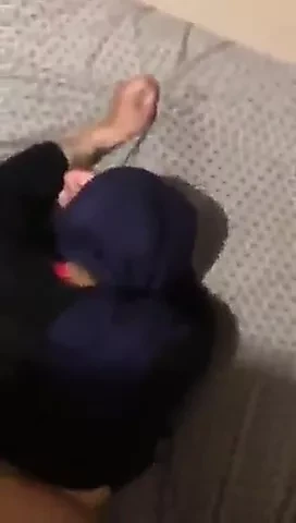 Ami madura sendo fodida por garoto ....