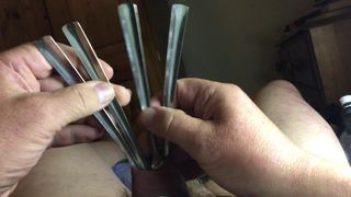 18 linguri metalice în prepuț