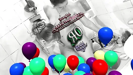 Dua wanita. Cewek di atas cewek. Pirang dan brunette. Seks, porno, dan cinta - kenikmatan terbaik