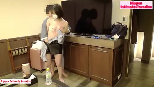 Yalvaran evli evli kadının içine en derinden boşalıyor