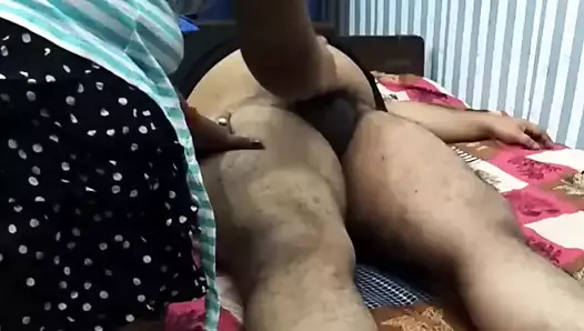 Branlette dans un salon de massage indien