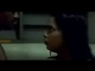 Une tatie mallu sindhu baise avec un jeune garçon après le bain