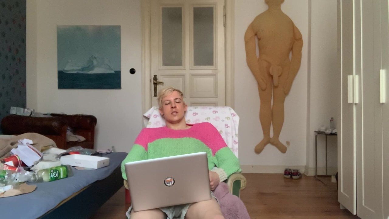 TWINK IS ALWAYS HUNGRY FOR RAW COCK