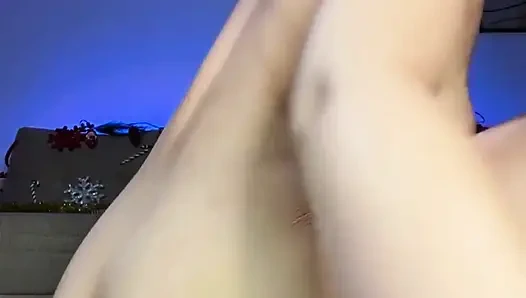 Трахаю киску вверх ногами так жестко