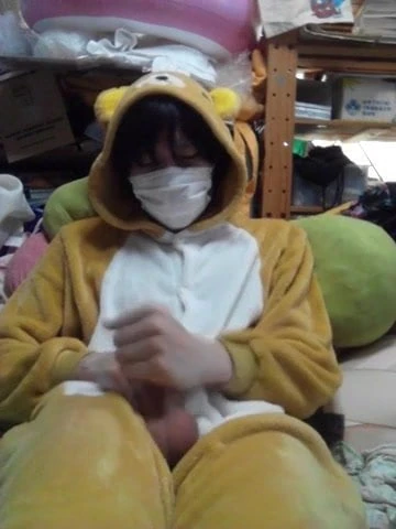 Asian CD cosplay jerkoff