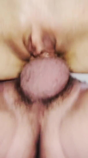 Nezaboravan trenutak iz "Below View Creampie POV kompilacije"