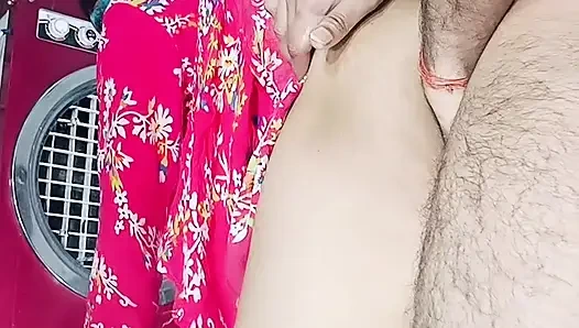 Трах киски задницей, член, сосание киски, сосание груди, сосание молока из груди и сидение на члене раком и лежа прямо на хинди аудио