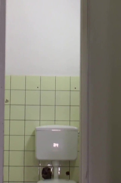 كبير الثدي ناضجة يحصل مارس الجنس في الحمام