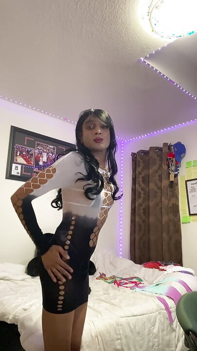 INTIALAINEN FEM-POIKA SEKSIKÄS MEKKO RISTIKKÄINEN LUTKA