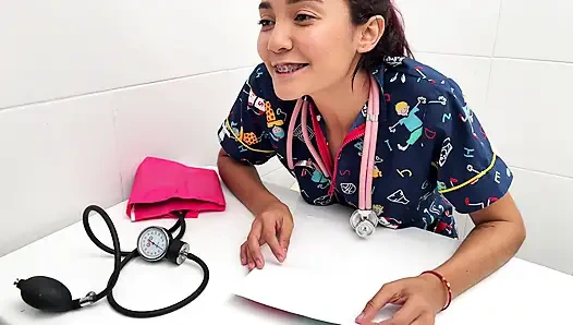 Fake doctor seduces me in the middle of pregnancy and we end up fucking