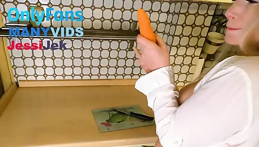 Seks hanımı mutfakta sikişiyor anal amcık sikişi emiyor cumass jessijek