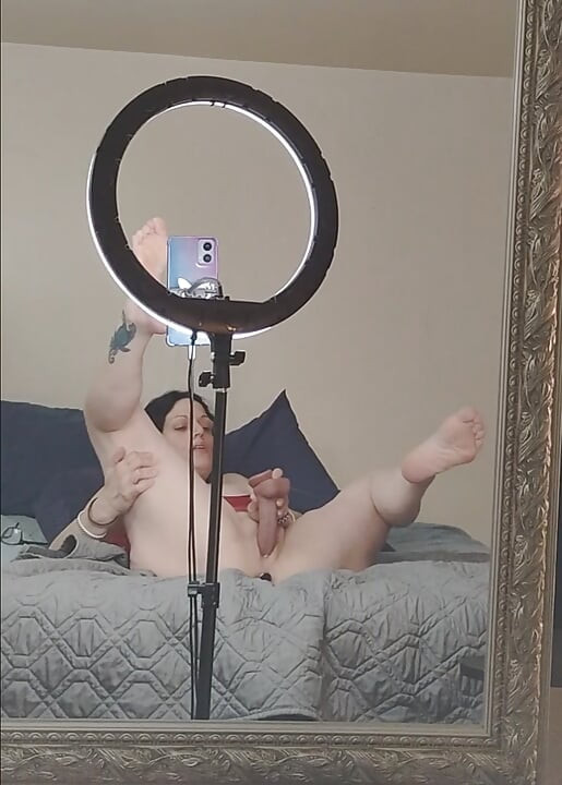 Sexiebabi, caméra, enregistrement d’une courte vidéo, MILF PAWG