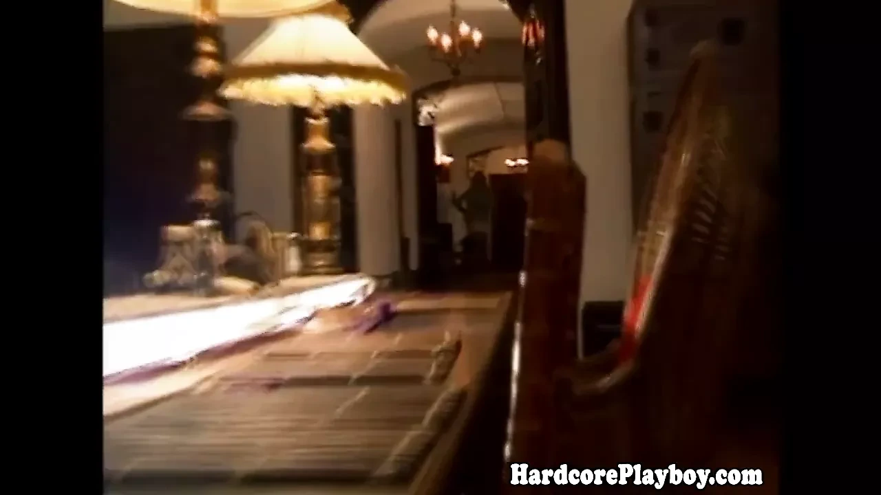 Bigtits 金发女郎被舔和性交