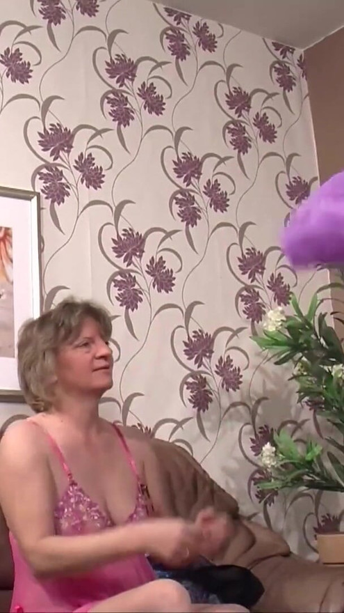 Alte Frauen in Dessous machen in richtig geil | Clip 1