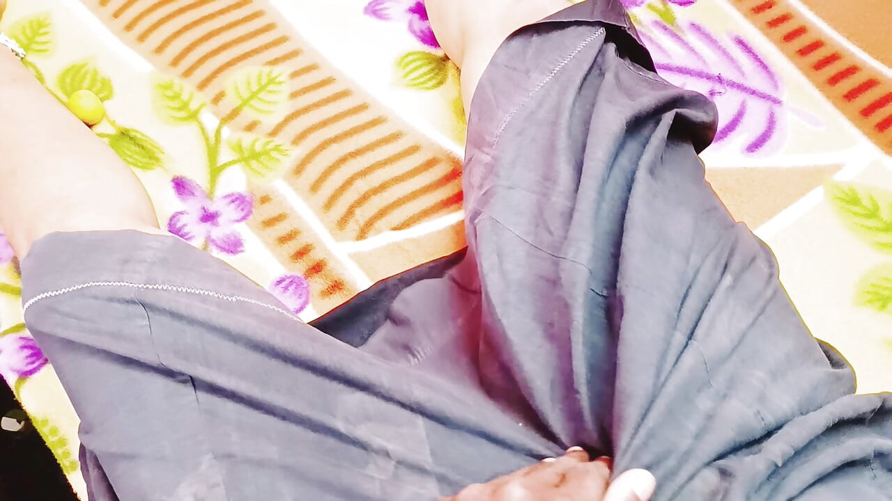 Suri rumah desi saree curang suami kongkek swamiji. Cakap kotor Telugu.